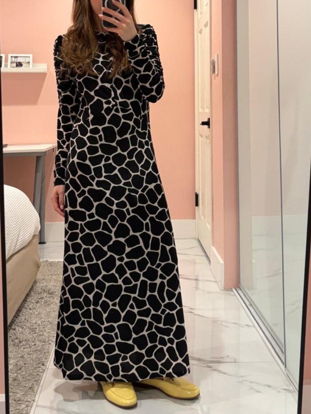 Ann Taylor Dress Women Black White Animal Print Ruched Sleeve in Jersey